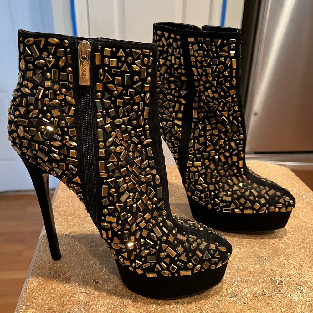 Carvela Kurt Geiger Gold Studded Black Booties, never worn, size 40 EU